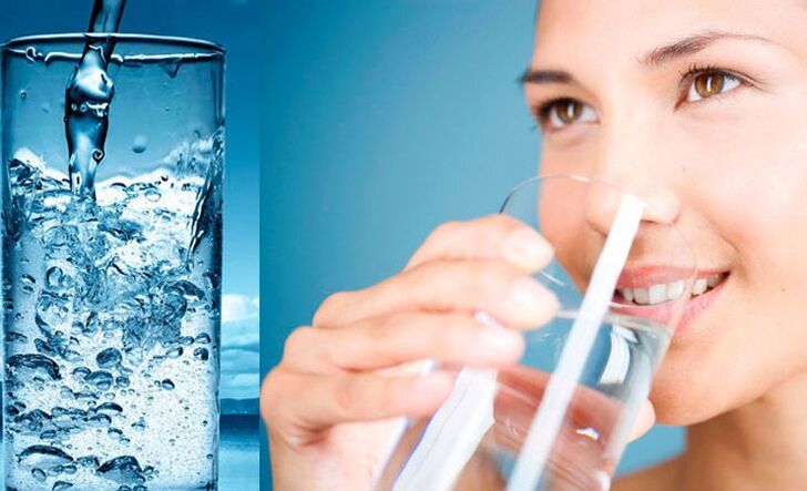 شرب الماء مع اتباع نظام غذائي كسول